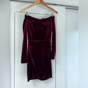 Short velvet off the shoulder dress with side slit